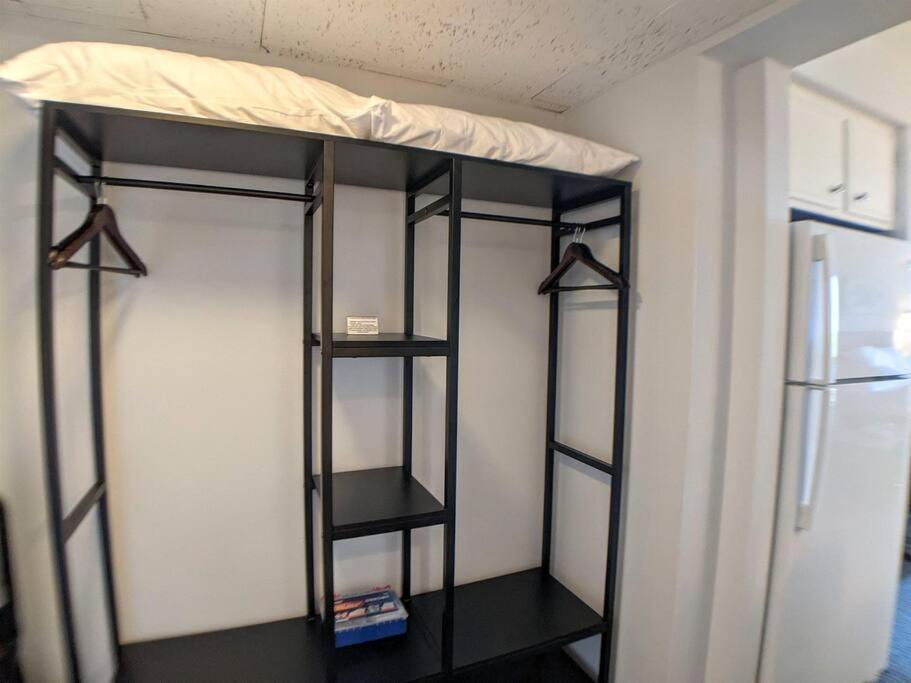 Cute Cedar Lodge Studio With Balcony & Lake Views! Laconia Exterior photo